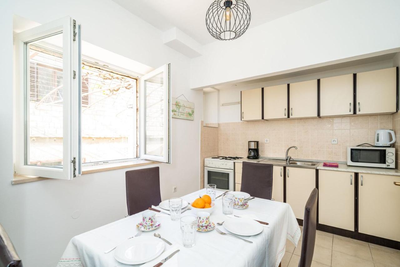 Apartments Sisic دوبروفينك المظهر الخارجي الصورة